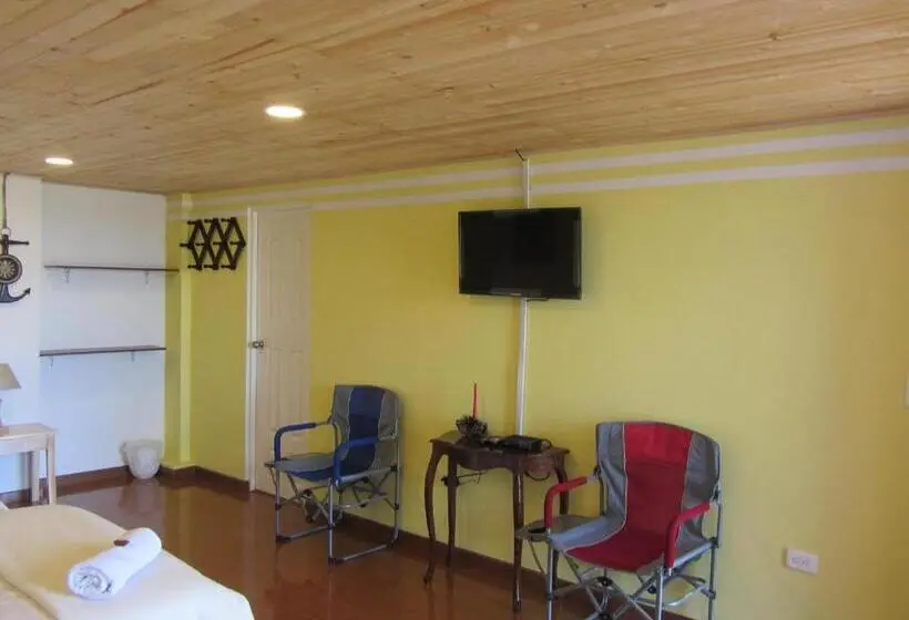 スタンダード４人部屋, Posada Rural, Colinas Y Senderos