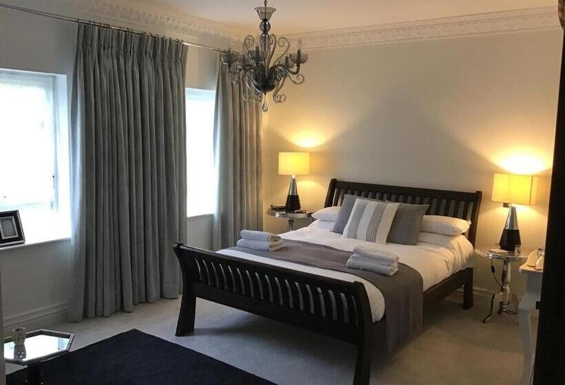 Номер Deluxe, Ten Beacon Hill