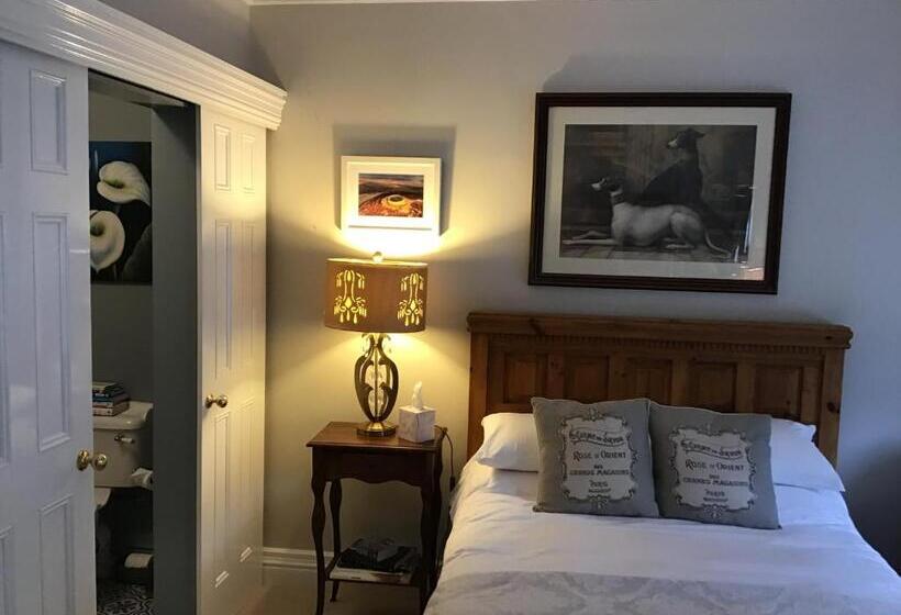 غرفة ديلوكس, Ten Beacon Hill