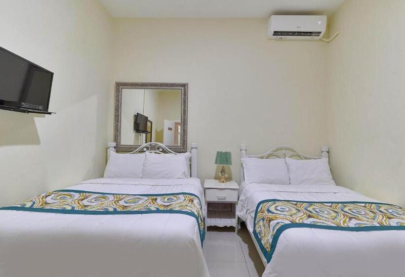 اتاق لوکس, D Cornelio