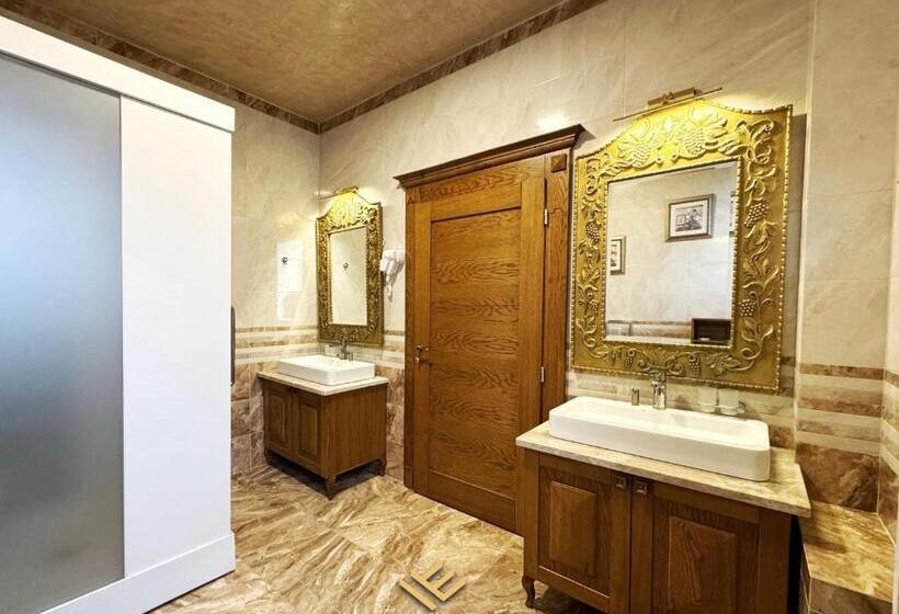 اتاق استاندارد با تخت بزرگ, Era