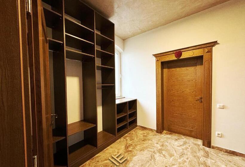 اتاق استاندارد با تخت بزرگ, Era