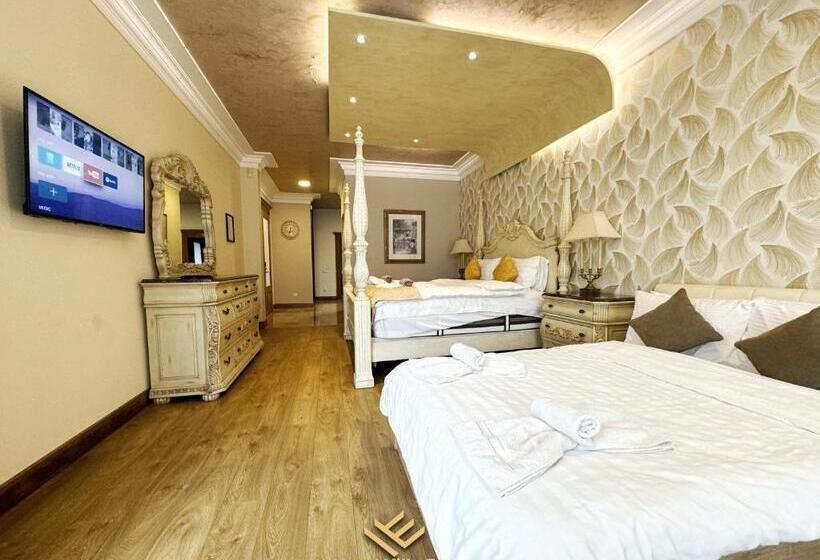 اتاق استاندارد با چشمانداز استخر, Era