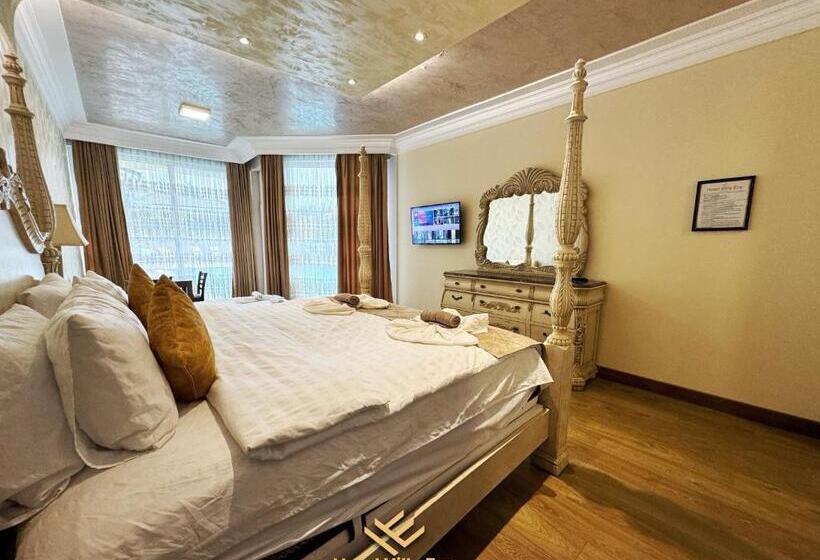 اتاق استاندارد با چشمانداز استخر, Era