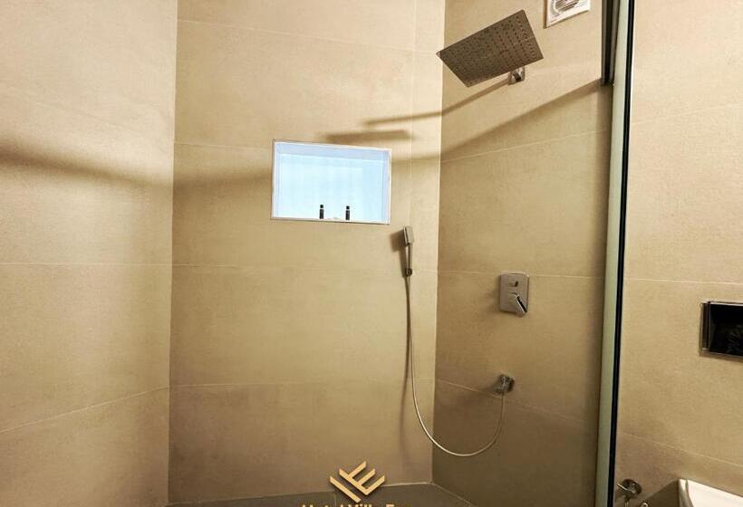 اتاق اکونومی, Era