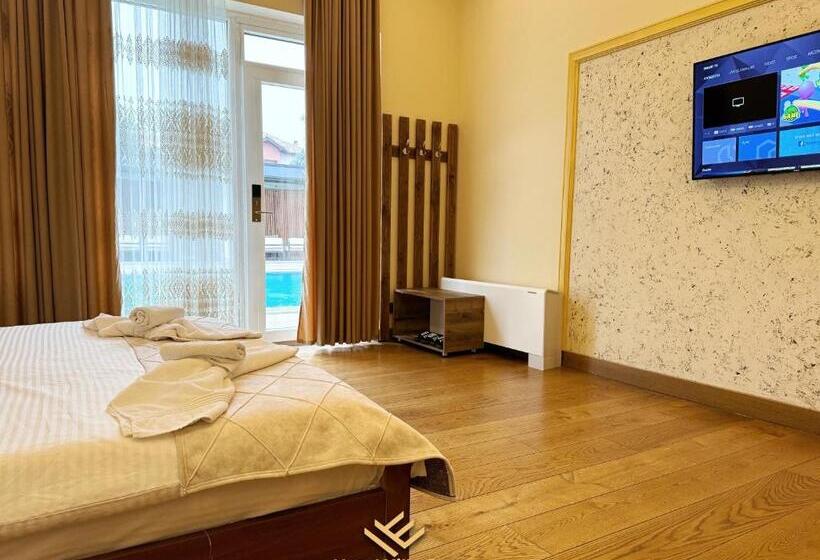 اتاق سوپریور, Era