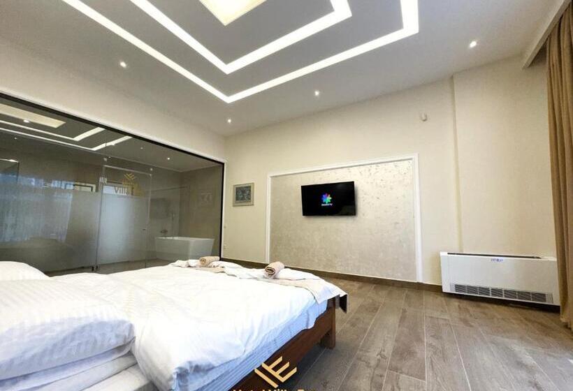 سوئیت با وان آب گرم, Era