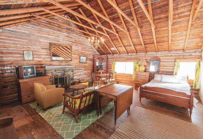 小型套房带阳台, Ogontz Rustic Resort