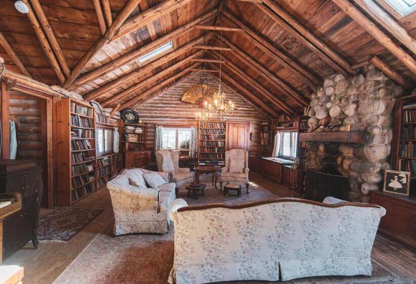 高级套房, Ogontz Rustic Resort