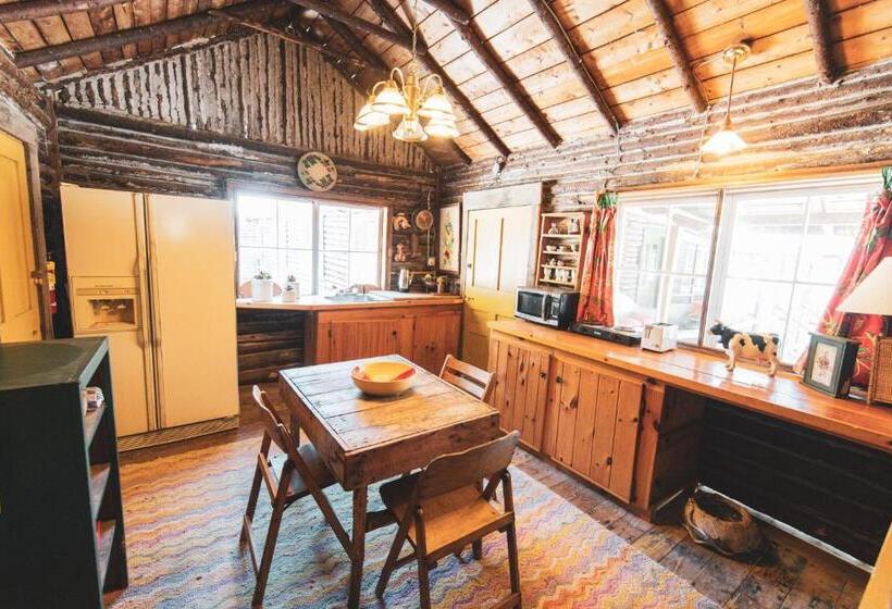 1 Bedroom Apartment Lake View, Ogontz Rustic Resort