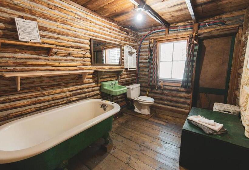 1 Bedroom Apartment Lake View, Ogontz Rustic Resort