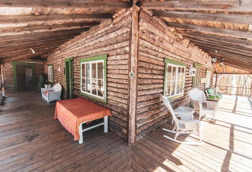 1 Bedroom Apartment Lake View, Ogontz Rustic Resort