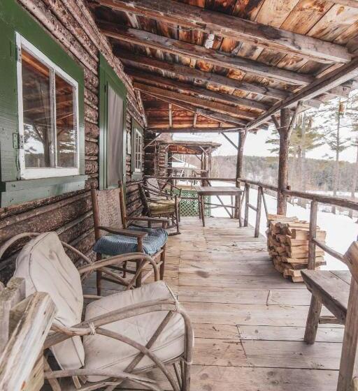 Suite with lake view, Ogontz Rustic Resort