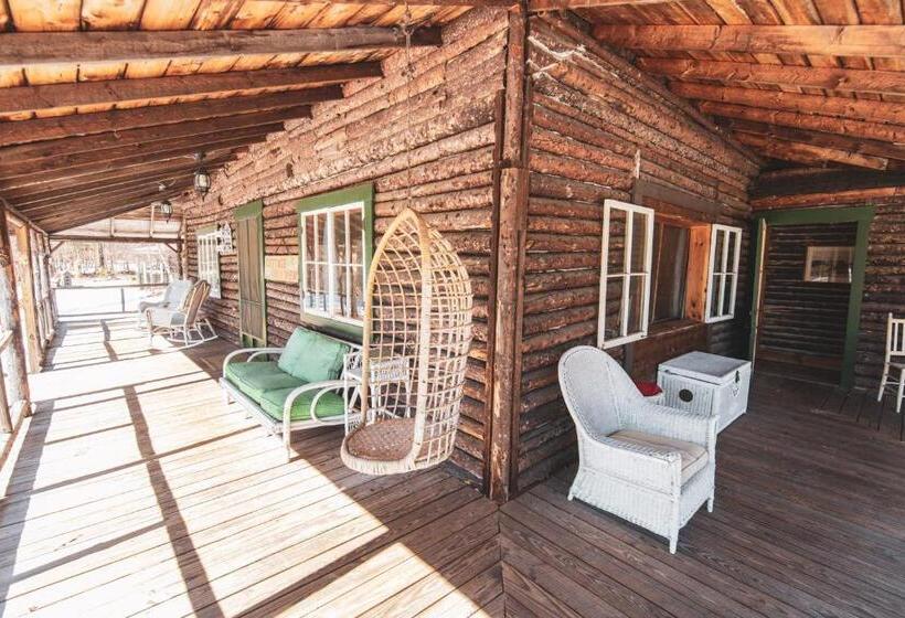 1 Bedroom Apartment Lake View, Ogontz Rustic Resort