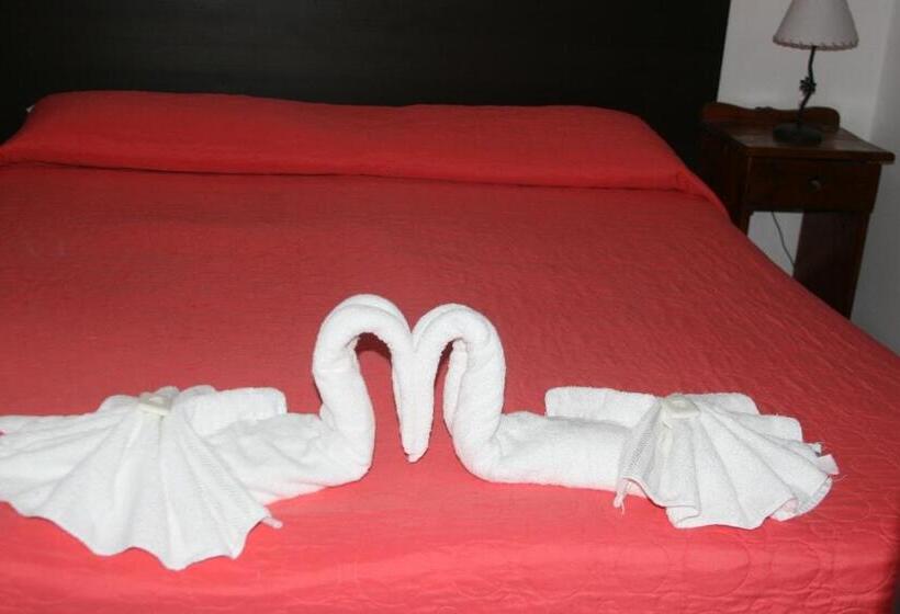 Quarto Triplo Estandar, Palmas Del Lago
