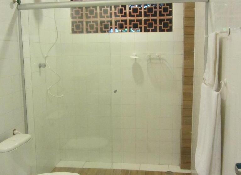 חדר סטנדרט, A Casa Do Vizinho