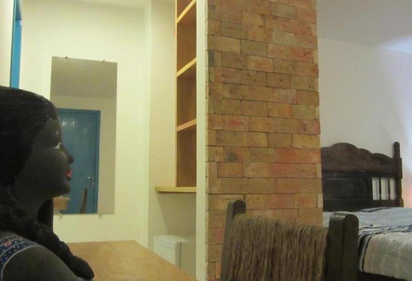 חדר סטנדרט, A Casa Do Vizinho