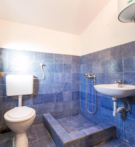 استودیوی استاندارد, Guest House Lotos