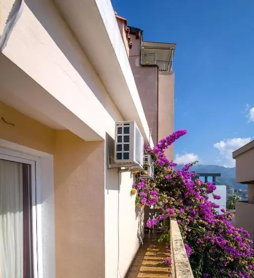 اتاق استاندارد سه نفره, Guest House Lotos