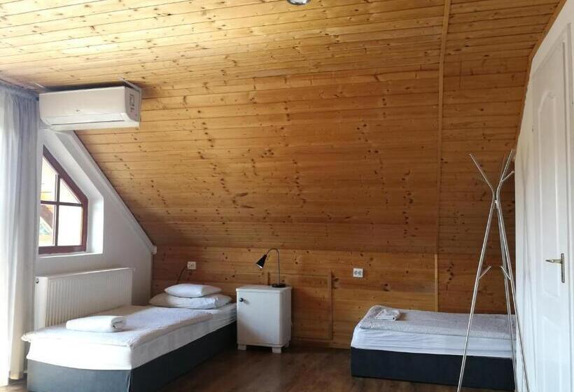 Семейный Номер, Manoka Guest House