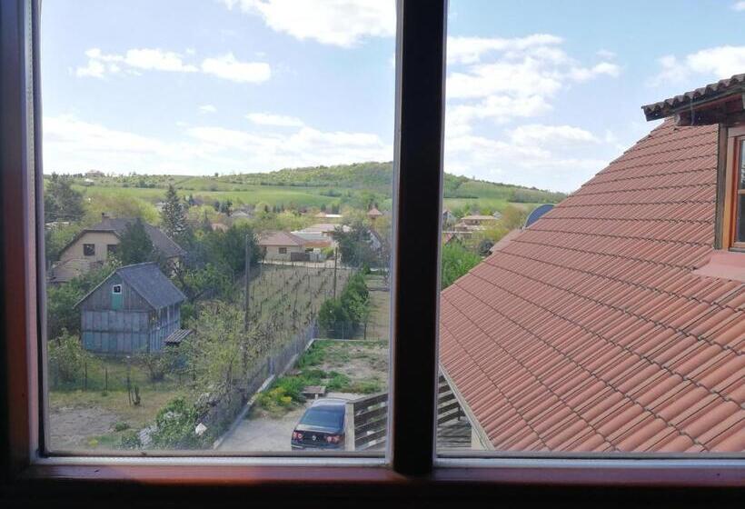 スタンダードトリプルルーム, Manoka Guest House