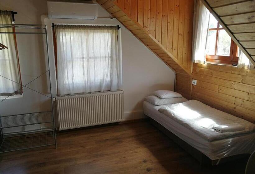 スタンダードトリプルルーム, Manoka Guest House