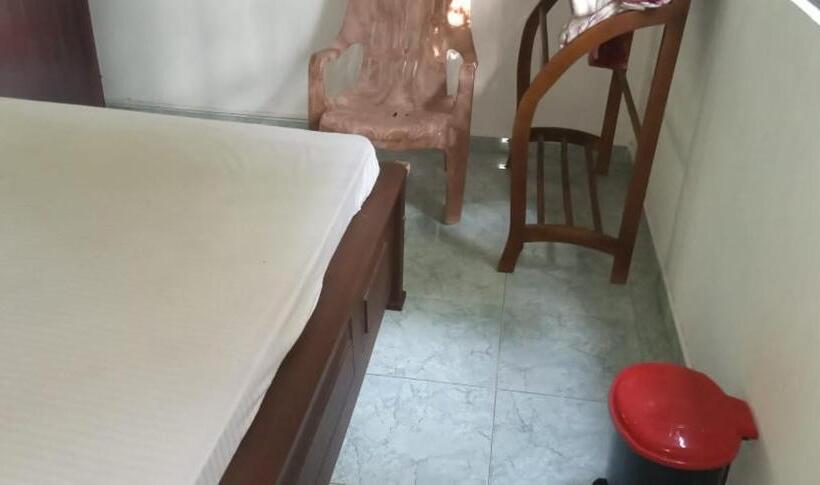 带阳台的豪华间, Sujith Guesthouse