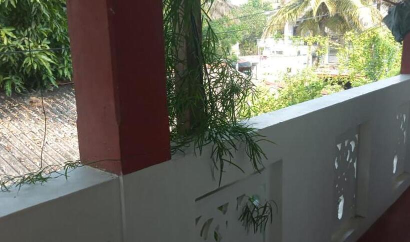 带阳台的豪华间, Sujith Guesthouse