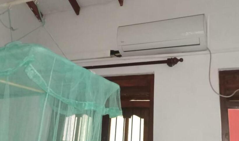 带阳台的豪华间, Sujith Guesthouse