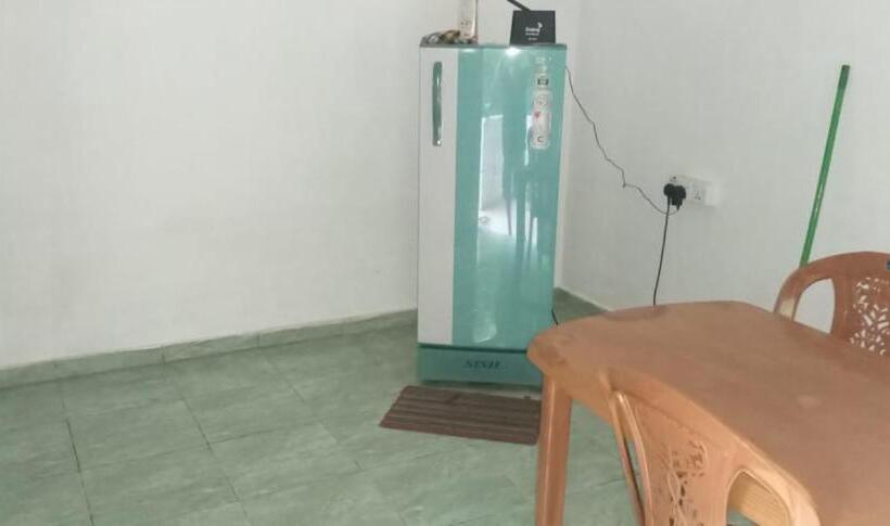 带阳台的豪华间, Sujith Guesthouse