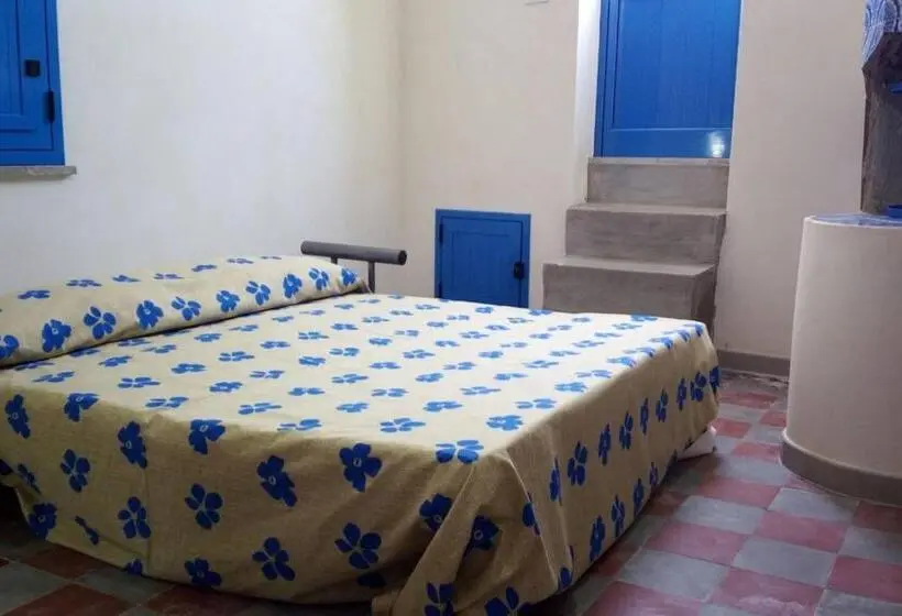 Standard-studio Terassi, The Twins Rooms In Marettimo 1