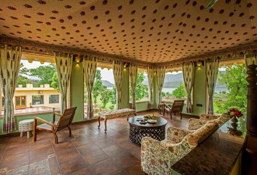 جناح مطل على البحيرة, Ratan Villas Sariska