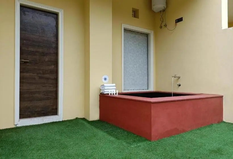 Villa 1 Makuuhuone Puutarhanäkymä, Ratan Villas Sariska