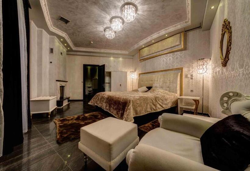 חדר דלוקס לשלושה, Chateau Rond Boutique Hotel & Spa