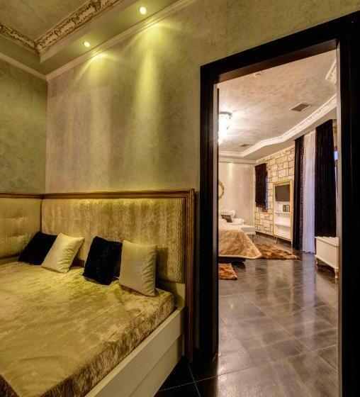 חדר דלוקס לשלושה, Chateau Rond Boutique Hotel & Spa