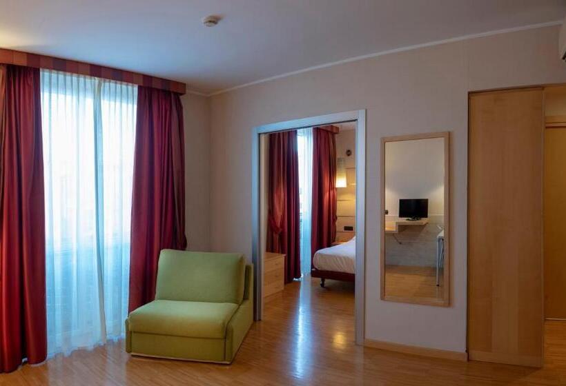 سوییت جونیور, Albaresidence Masera26