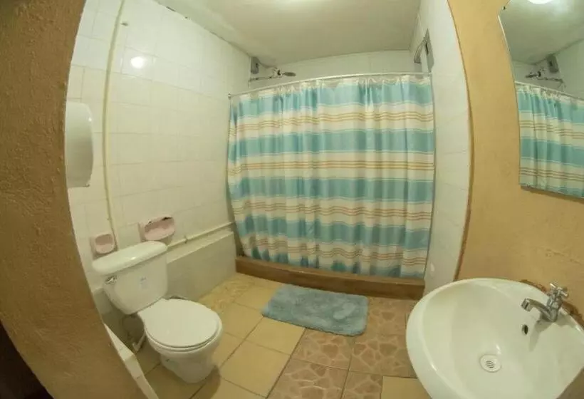 اتاق استاندارد چهار تخته, Euro Hostal