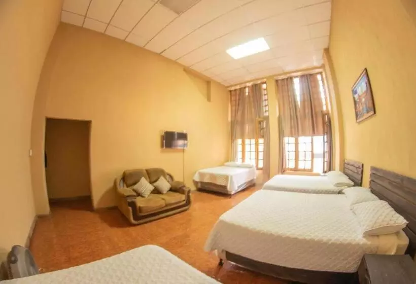 اتاق استاندارد چهار تخته, Euro Hostal