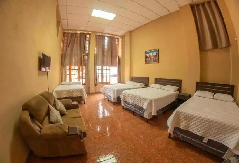 اتاق استاندارد چهار تخته, Euro Hostal