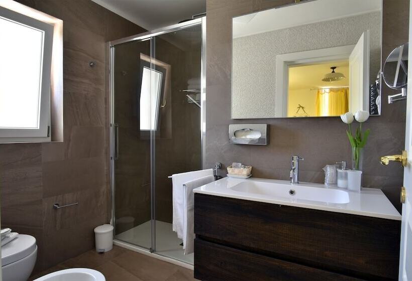 Háromágyas Deluxe Szoba, La Terrazza Sulla Rupe