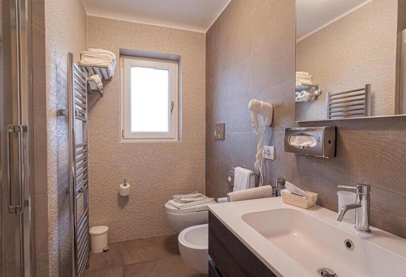 Háromágyas Deluxe Szoba, La Terrazza Sulla Rupe