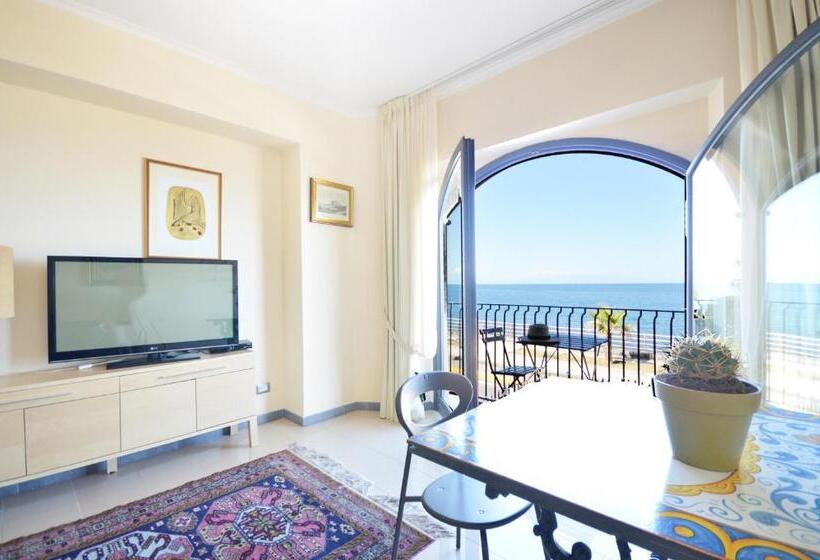 جناح سوبيريور مطل علي البحر, Mar Dei Poeti   Luxury Suites