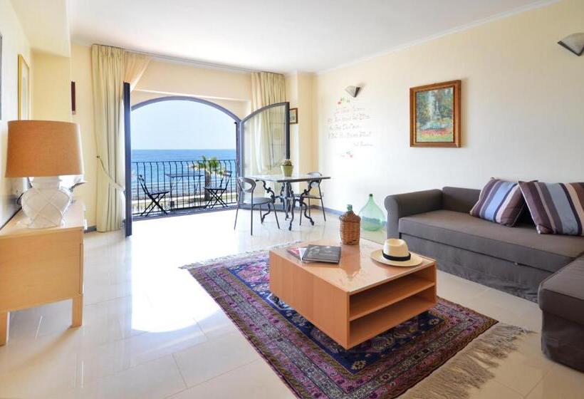 جناح سوبيريور مطل علي البحر, Mar Dei Poeti   Luxury Suites