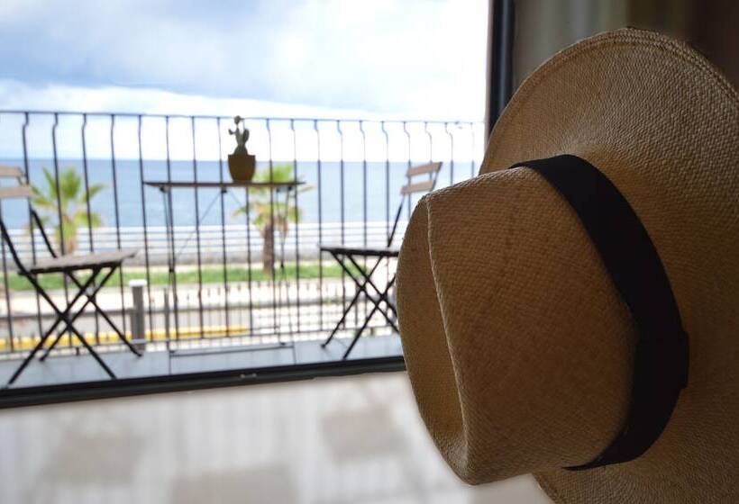 جناح سوبيريور مطل علي البحر, Mar Dei Poeti   Luxury Suites