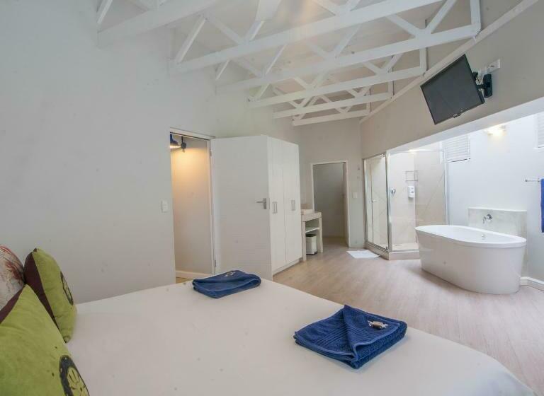 Апартаменты 2 Спальни Вид на Море, Plett Beachfront Accommodation