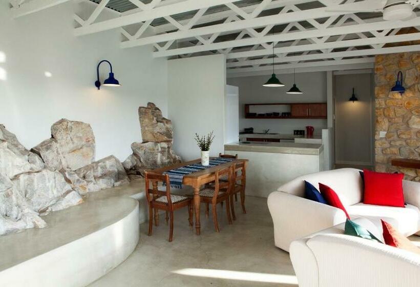 شقة غرفتين مطلة على البحر, Plett Beachfront Accommodation