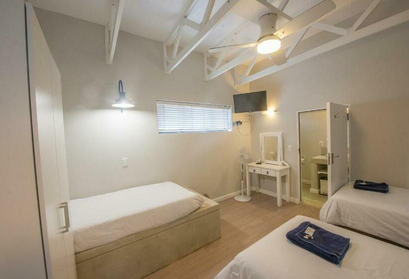 شقة غرفتين مطلة على البحر, Plett Beachfront Accommodation