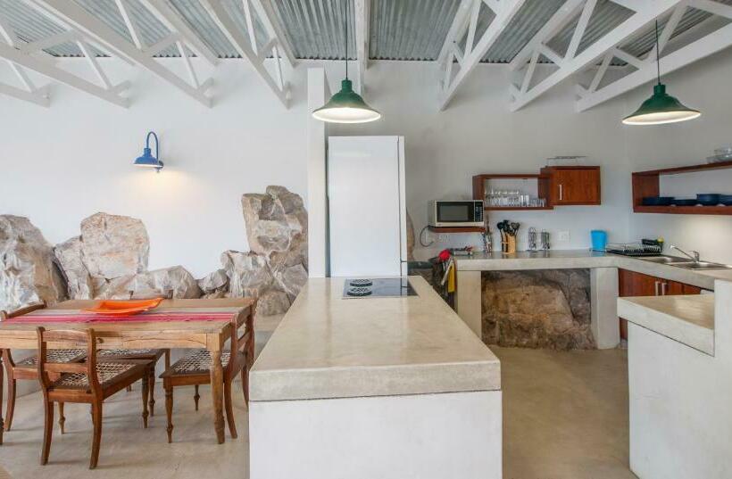 Апартаменты 2 Спальни Вид на Море, Plett Beachfront Accommodation