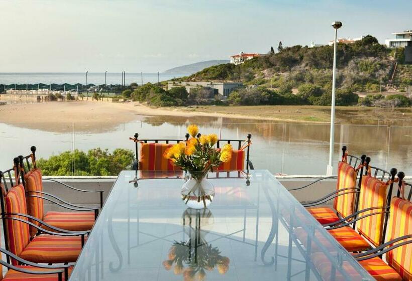 شقة 3 غرف مطلة على البحر, Plett Beachfront Accommodation