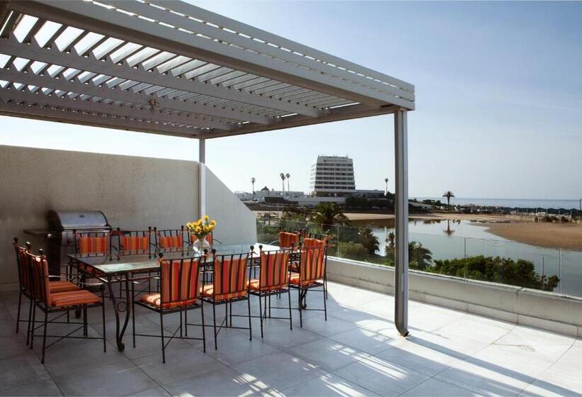 شقة 3 غرف مطلة على البحر, Plett Beachfront Accommodation